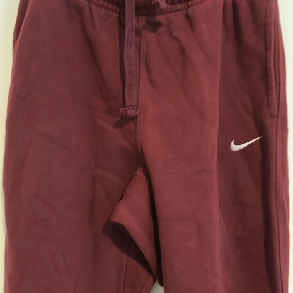 NIKE sweatpants size large maroon type color so soft and comfy - Picture 5 of 11